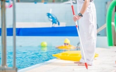 10 Important Considerations When Hiring Professional Pool Cleaners You Need To Know!